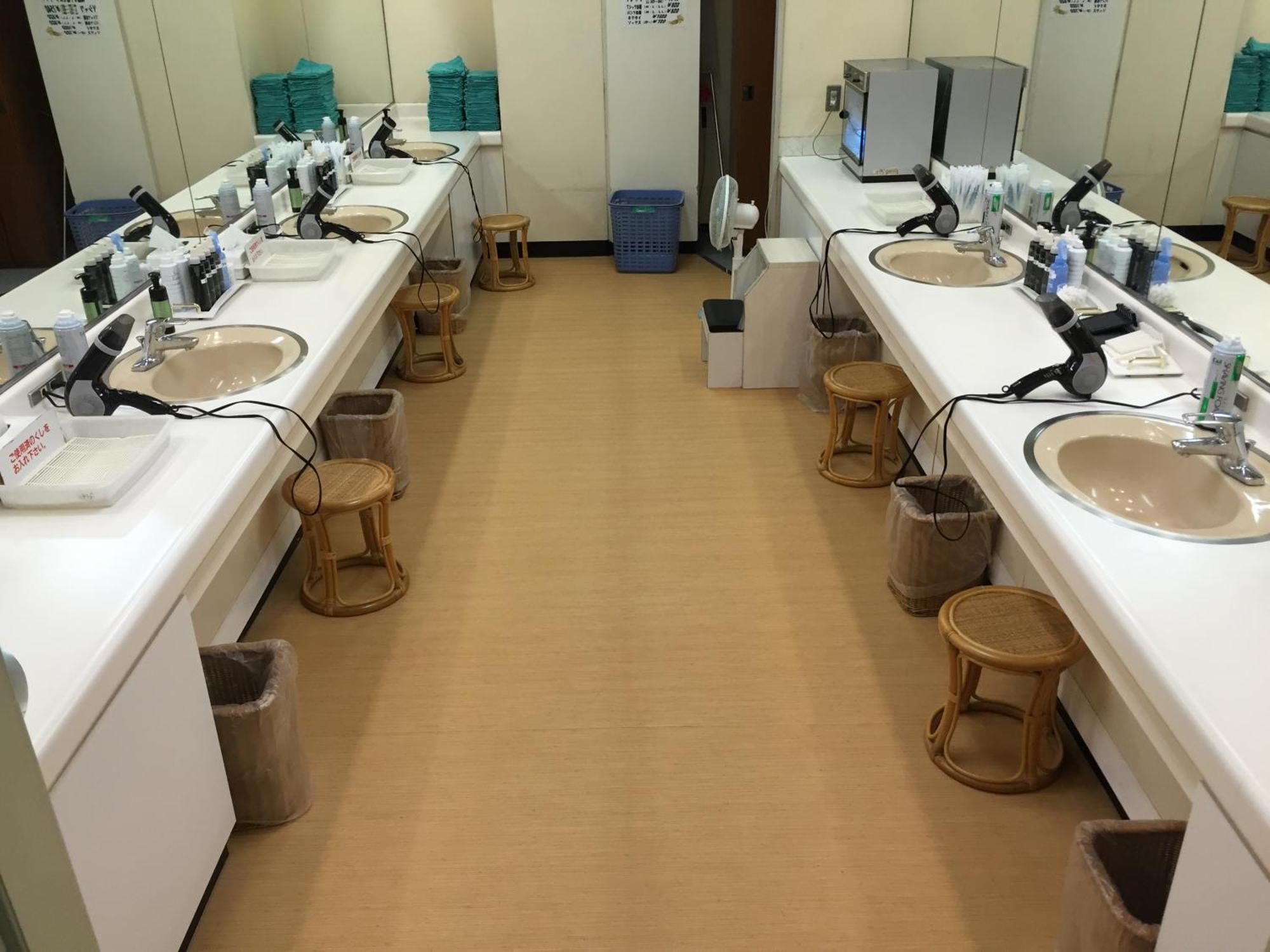 Capsule&Spa Grand Sauna هيروشيما المظهر الخارجي الصورة